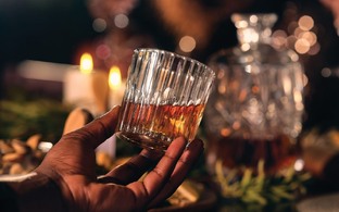 "Великие и виски".