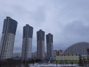 Москва: В парке Ходынское поле и его окрестностях