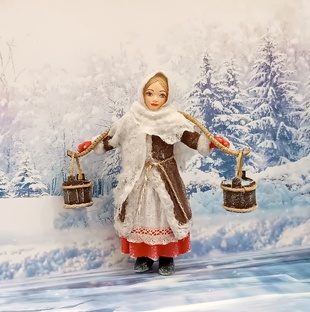 Зимняя красавица с коромыслом