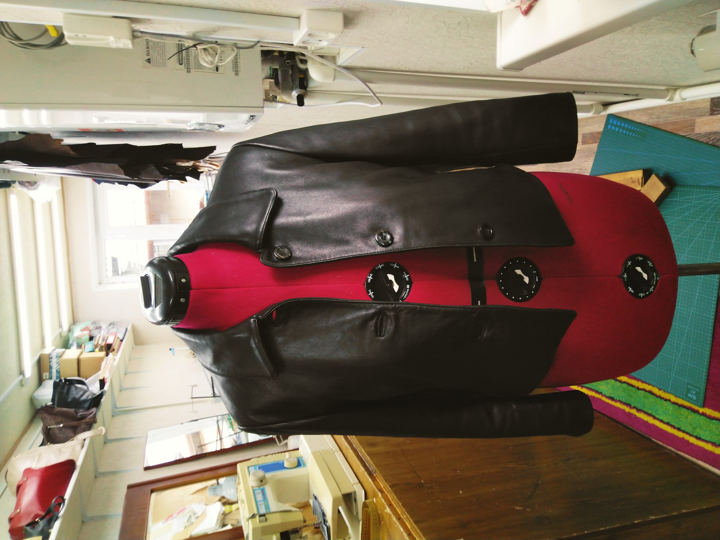 Покраска кожаных курток, сумок, мебельной обивки и других изделий