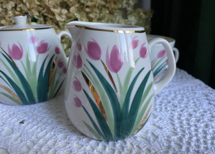 Фарфоровые молочники