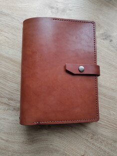 Ежедневники, папки, докхолдеры