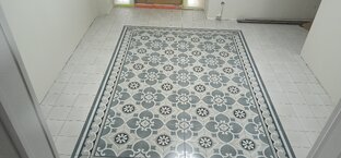 Плитка 20× 20 см. 