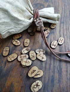 Руническая магия