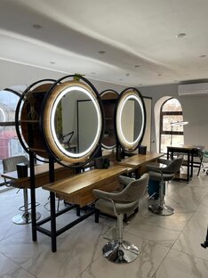 Коворкинг. Рабочее место с гримерной станцией