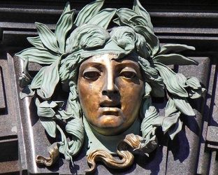 Маскароны Петербурга