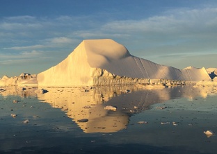 Гренландия. Поплавать среди китов и айсбергов. 