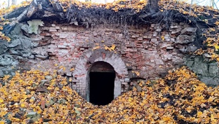 Забытые стены: Заброшки Ленобласти