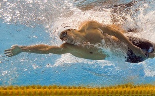 Учимся плавать кролем на груди