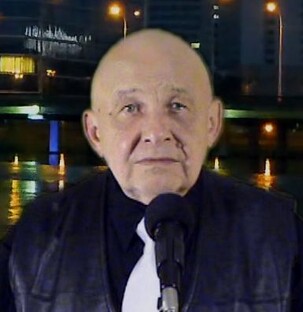 Поёт Василий Радин...
