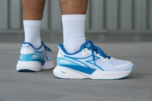 Diadora