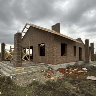 Капитальный дом в Лазурном: бетонные работы.