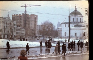 У Никитских ворот