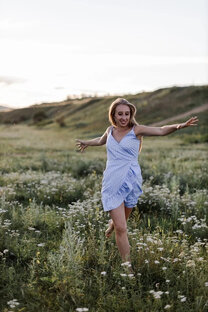 Быть за мужчиной или отрубание женских яиц.