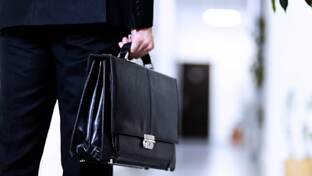 ПОЧЕМУ УМНЫЕ ЛЮДИ ОСТАЮТСЯ БЕДНЫМИ