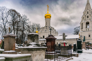 Монастыри и храмы