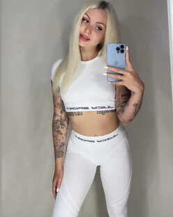 В зеркале 💗