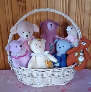 Игрушки для маленьких и больших. 