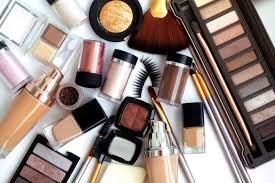 Декоративная косметика Avon..