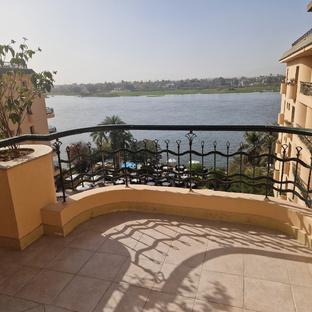 Ларчик на выезде