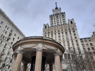 Москва: Красные ворота и Высотка