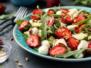 Салаты, которые можно взять на пикник. Вкусные и полезные рецепты