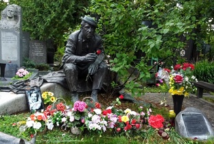 Новодевичье кладбище в Москве