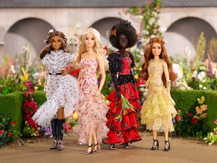#Barbie + Fashion = love?! 
