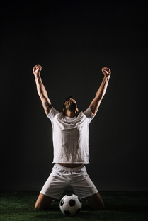  "Футбольные Легенды и Текущие Герои: Актуальные Новости и Истории"