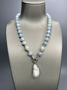 Колье из аквамарина 