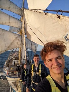 По морям, по волнам... 