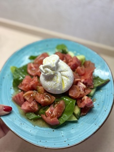 Закуски и салаты