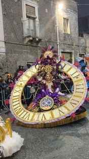 Здесь Празднично и Весело