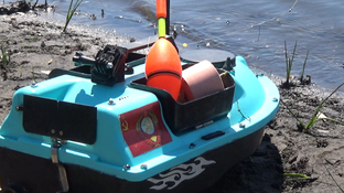 Кораблик , эхолот и другие нужные вещи для рыбалки