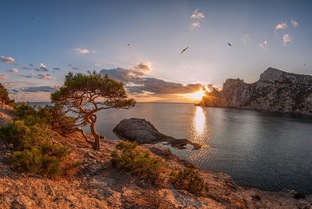 Крым - это и море, и озера, и реки, и горы.... РАЙ на Земле