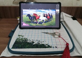 СЕМЬ СКАЧУЩИХ ЛОШАДЕЙ 