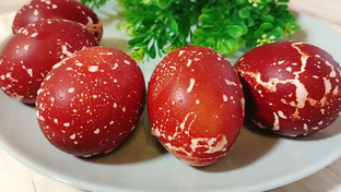 Красим яйца на Пасху