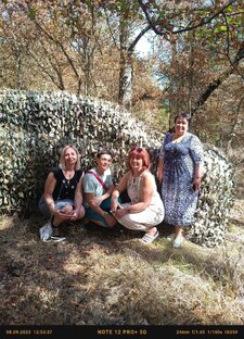 Замаскировали сетью авто!