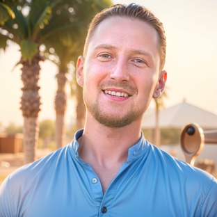 Дарю цветы прохожим