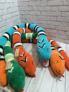 Змеи ручной работы.