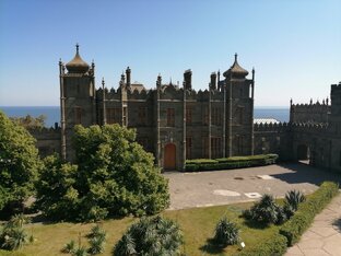 Дворцы и поместья Крыма