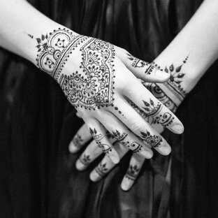 Рисунок хной (мехенди)