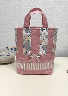 Посты с выкройкой и кратким описанием сшитых мною изделий и аксессуаров .