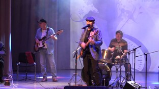 Выступление группы "МД" с песней Гитара