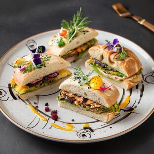 Как хлеб и колбаса перевернули мир (и не подавились)" 🥪🌍  