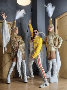 Танцы 👯 - работа, выступления на сцене 