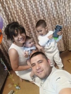 Счастливая мать в декрете