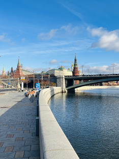 Москва! Как много в этом слове 