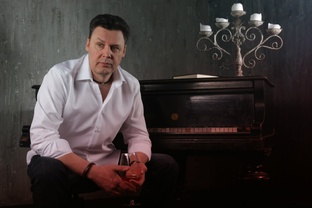 Александр Росс. Певец, композитор, поэт, продюсер.