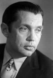 Роберт Иванович Рождественский